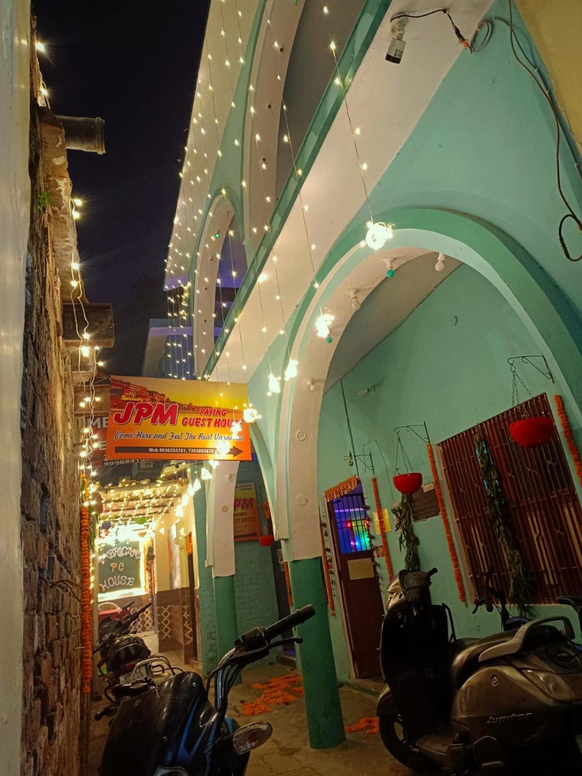 Jpm Guest House Varanasi Eksteriør billede
