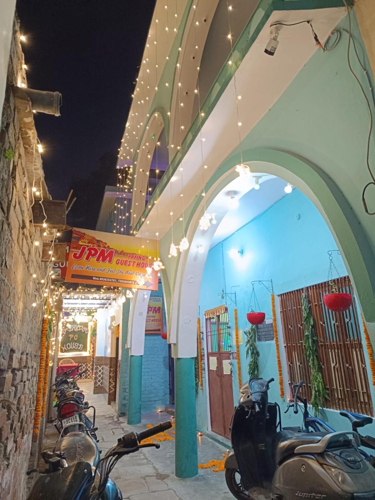 Jpm Guest House Varanasi Eksteriør billede