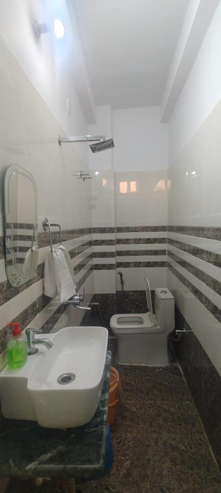 Jpm Guest House Varanasi Eksteriør billede